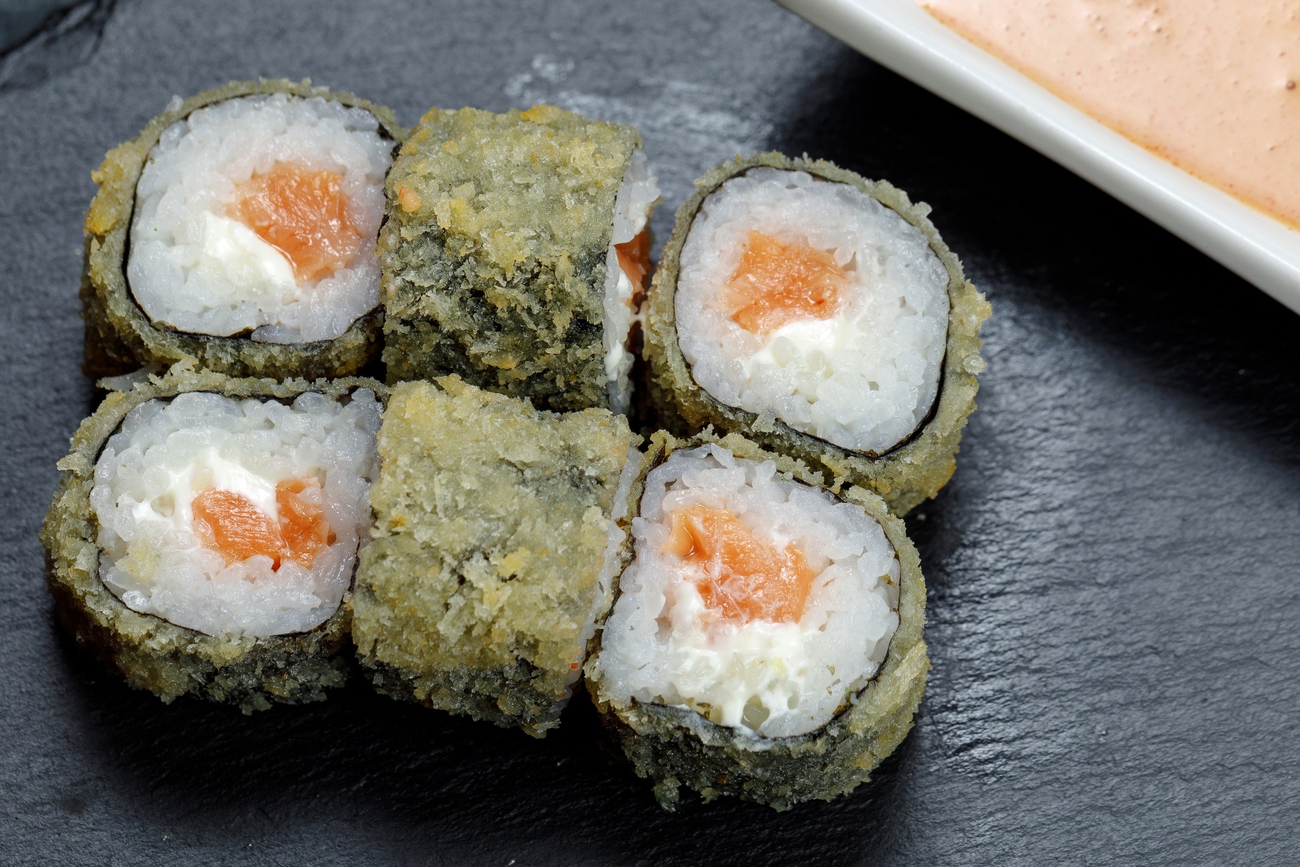 Темпура сяке ролл